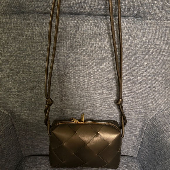 Bottega Veneta Small Cassette Camera Bag - Picture 3 of 10